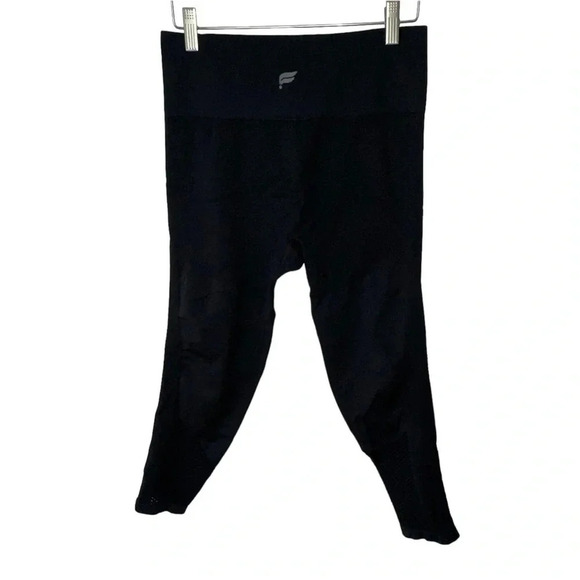 Fabletics M black cropped‎ leggings with mesh panels - Picture 5 of 6